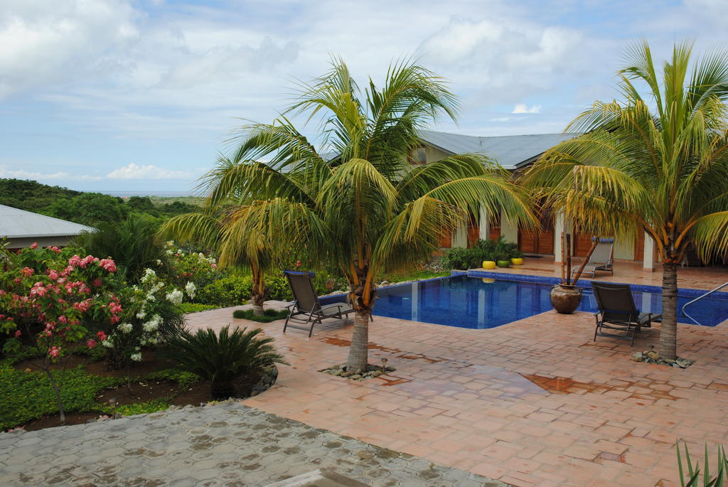 Soma Surf Resort Tola Esterno foto