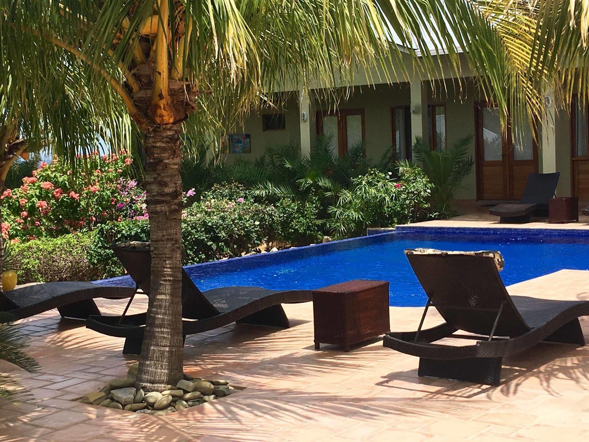Soma Surf Resort Tola Esterno foto