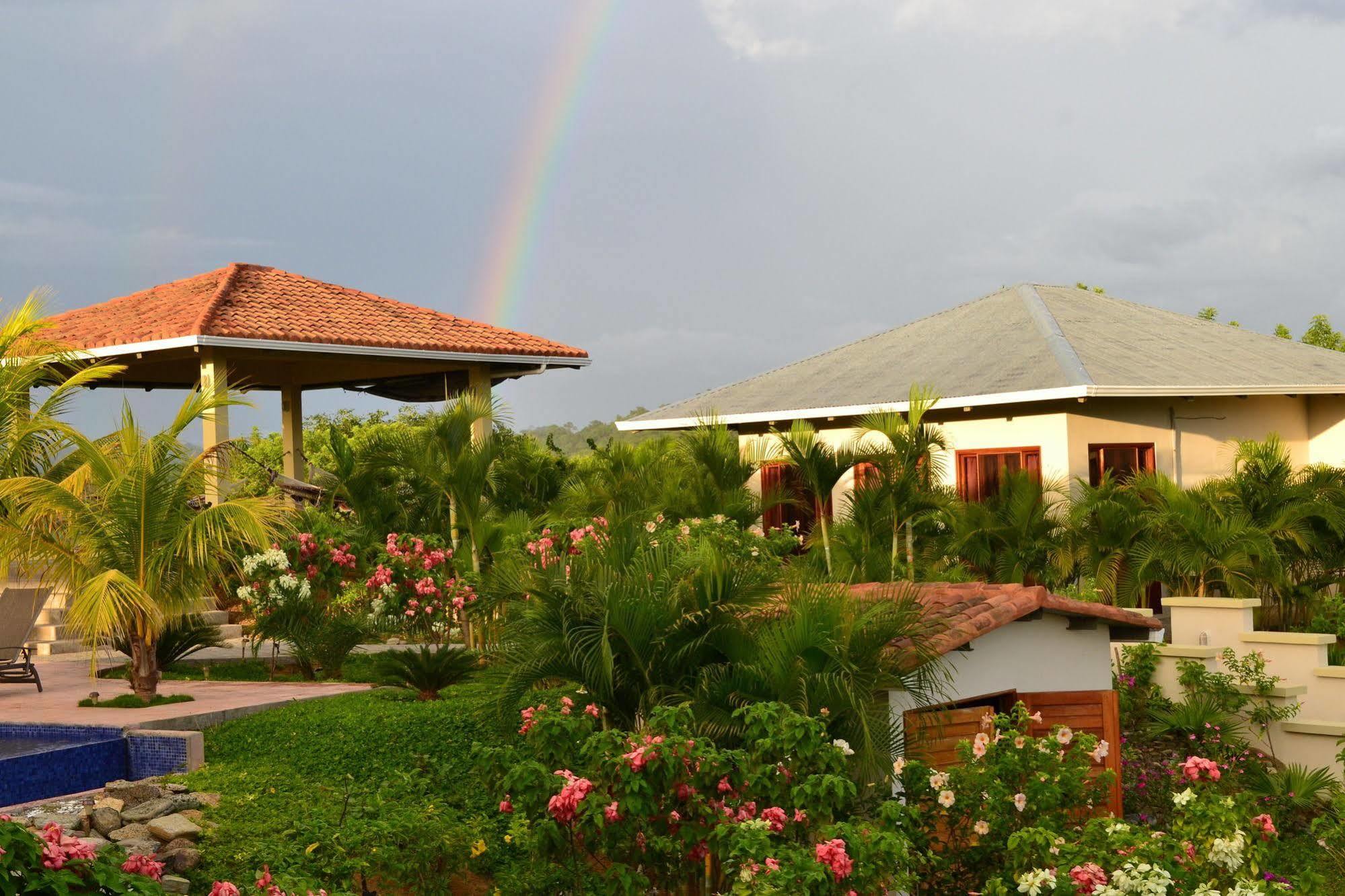 Soma Surf Resort Tola Esterno foto
